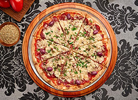 Pizzas: Marguerita - Mozzarella, rodelas de tomate, manjericão e parmesão